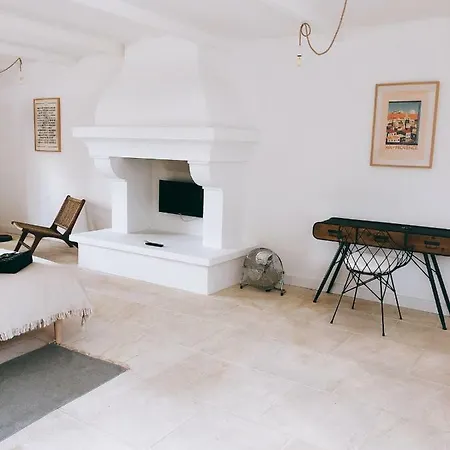 بيت ضيافة Domaine De Carraire
