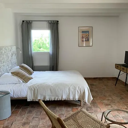 Domaine De Carraire بيت ضيافة آيكس أومبروفينس